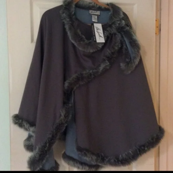 Randolph Duke,The Look Grey Womans Luxury Shawl/Wrap/Shrug/Stole, w/Faux Fur~NEW - Picture 3 of 5